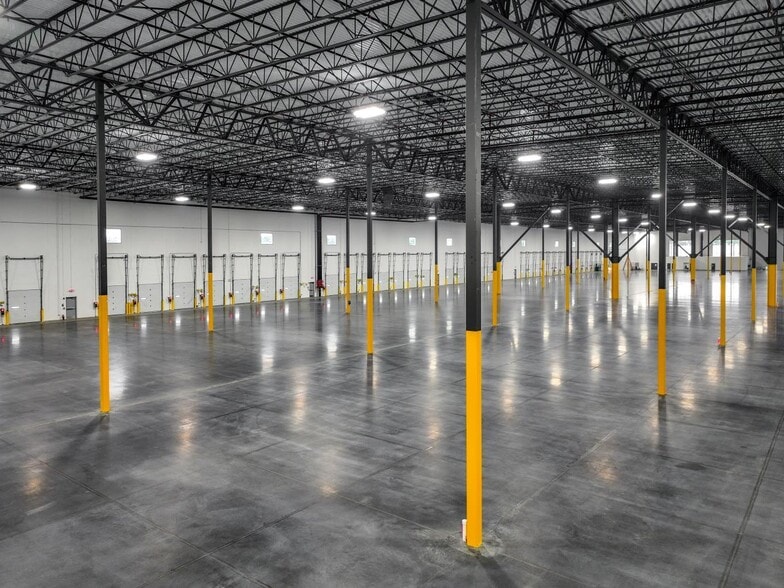 More Photos Of 200 Hollister Rd, Teterboro Warehouse For Lease