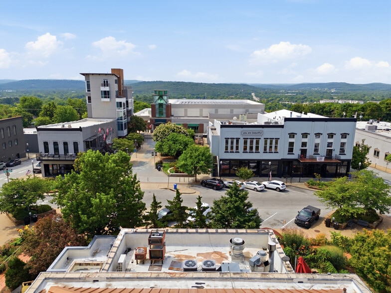 More Photos Of 1 W Mountain St, Fayetteville Office For Lease