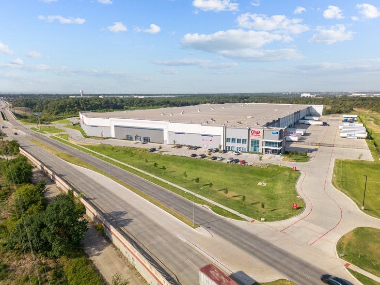 Primary Photo Of 2003 MacArthur Blvd, Grand Prairie Distribution For Lease
