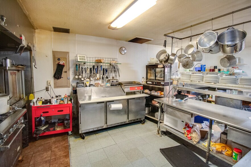 More Photos Of 223 N Pearl St, Waverly Restaurant For Sale