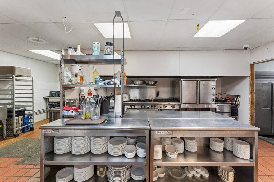 More Photos Of 62 Cove St, New Haven Specialty For Sale