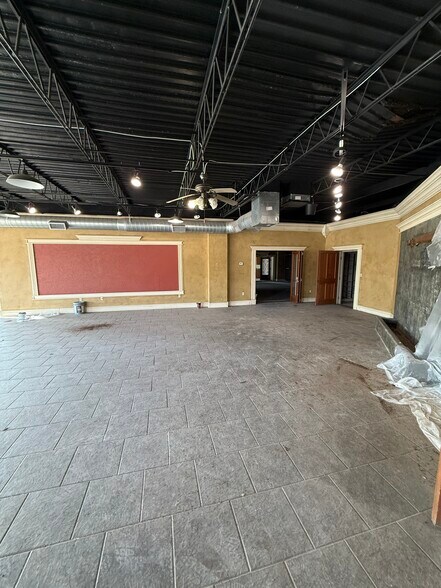 More Photos Of 2005 E 7th Pl, Tulsa Warehouse For Lease