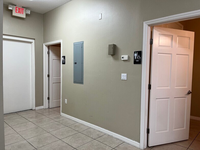 More Photos Of 1708-1718 Lexington Green Ln, Sanford Medical For Sale
