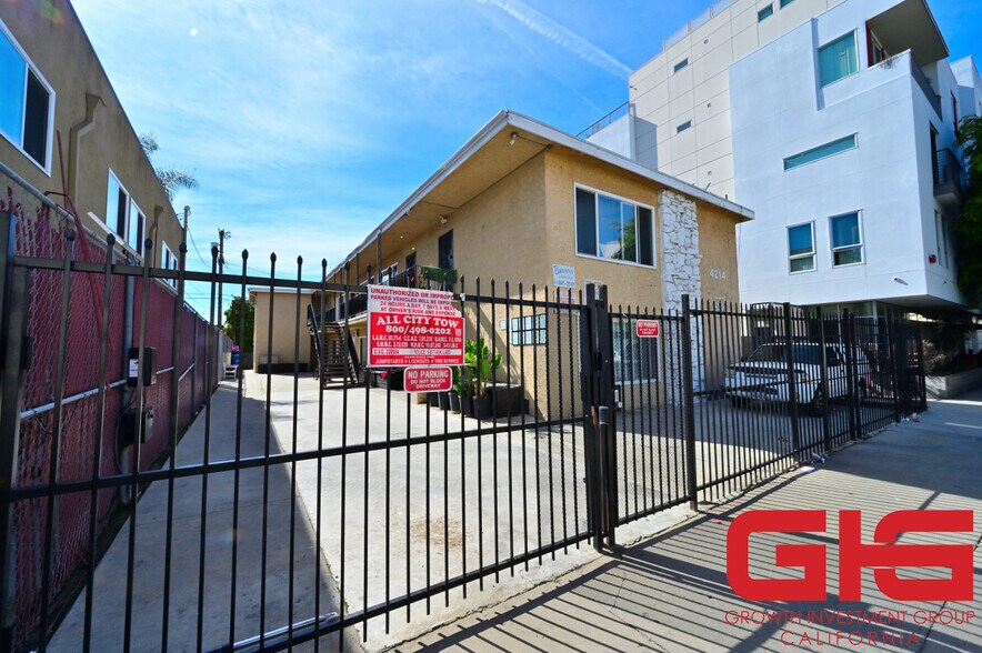 More Photos Of 4214 Montclair St, Los Angeles Apartments For Sale