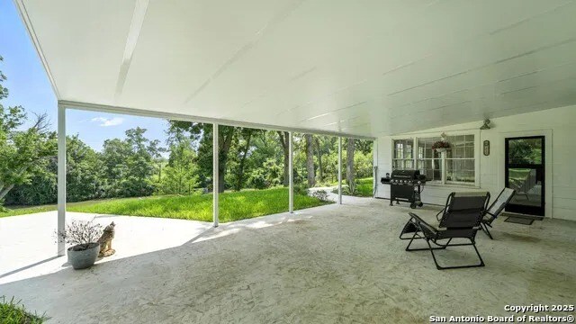 More Photos Of 105 NW River Rd, Martindale Specialty For Sale