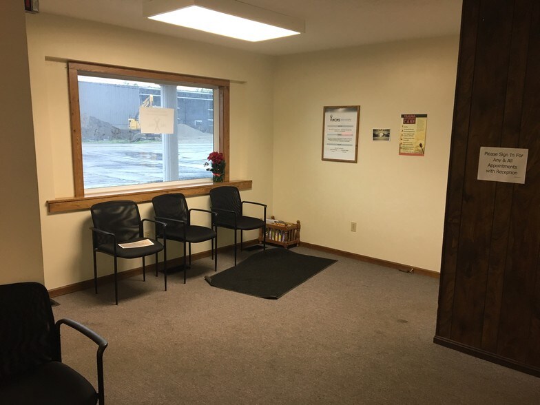 More Photos Of 1131 E Broad St, Elyria Medical For Lease