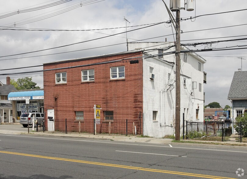 Primary Photo Of 317 S Main St, Freeport Office For Lease