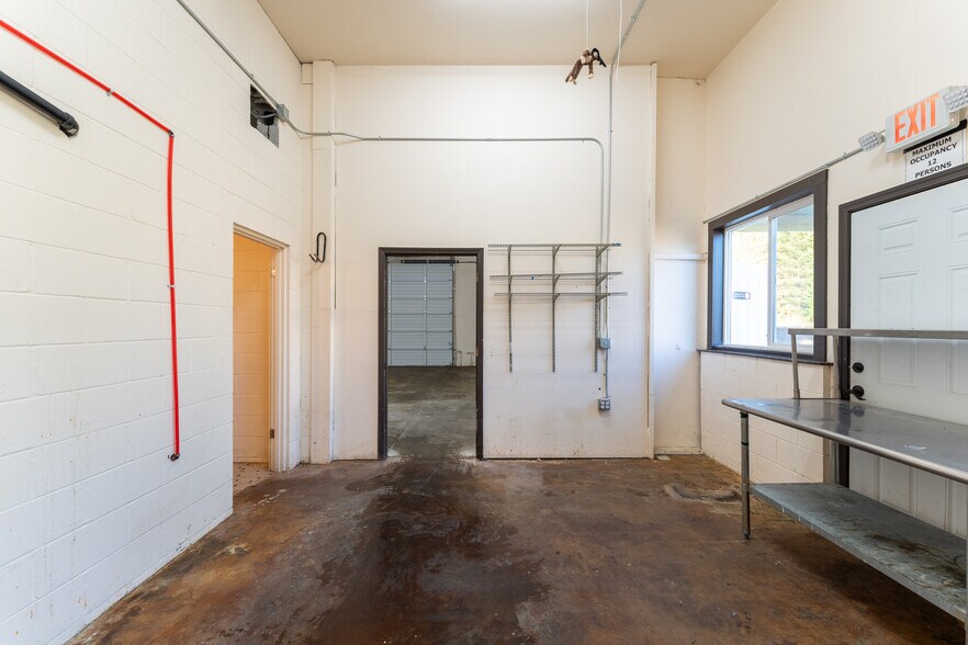 More Photos Of 292 State Highway 505, Winlock Flex For Sale