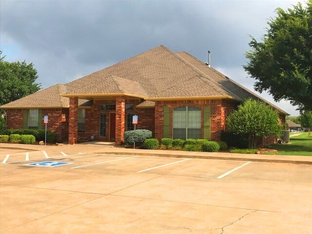 More Photos Of 417 W 18th St, Edmond Office For Lease