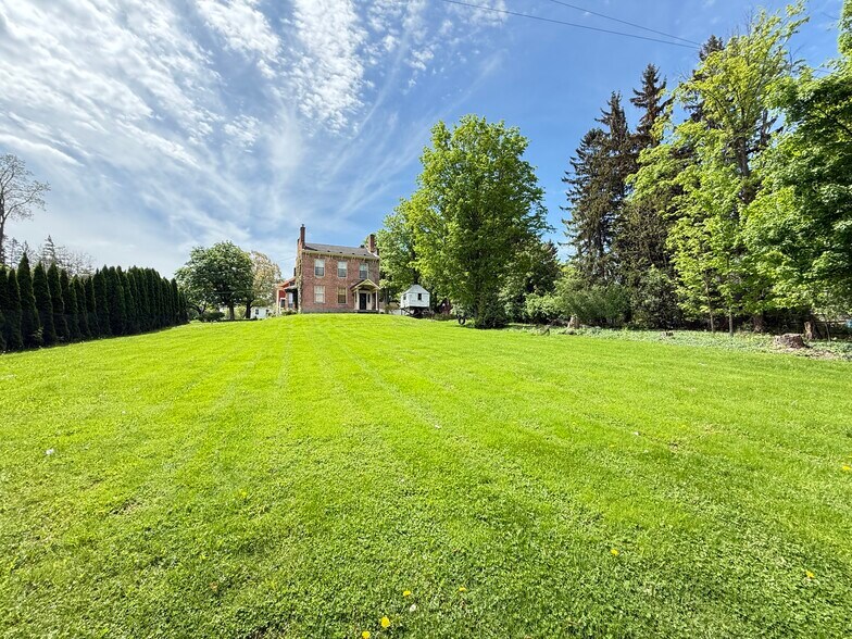 More Photos Of 4794 W Seneca Tpke, Syracuse Flex For Sale