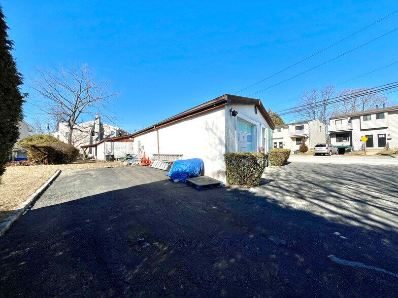 More Photos Of 37 Orchard Beach Blvd, Port Washington Specialty For Sale