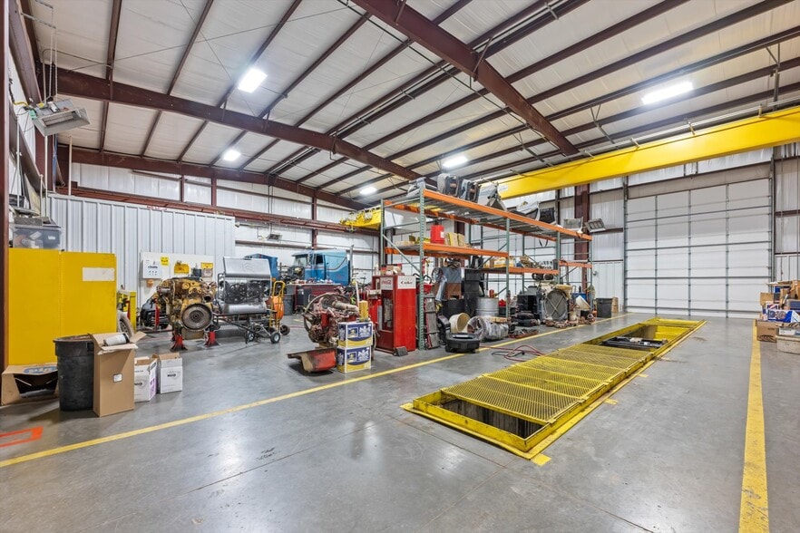 More Photos Of 13020 S Sunnylane Rd, Moore Industrial For Lease
