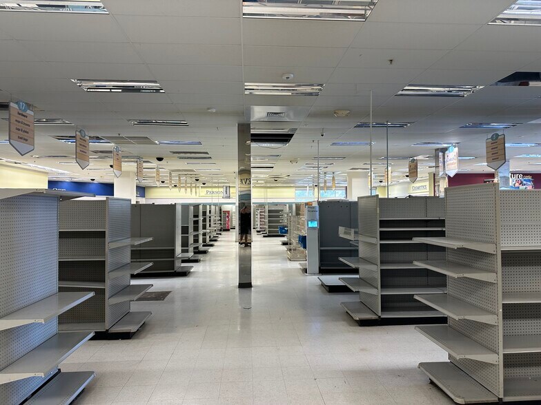 More Photos Of 803 Montauk Hwy, Shirley Unknown For Lease