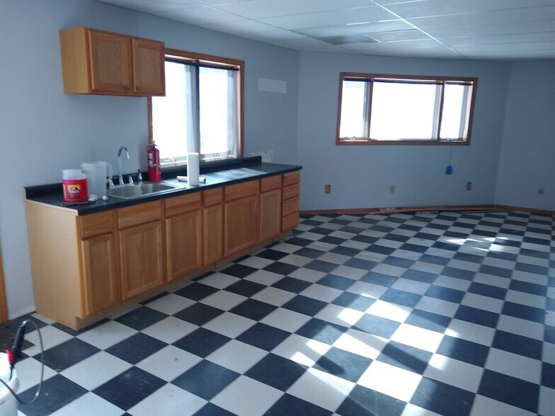 More Photos Of 301 Main St E, Hendrum Office For Sale