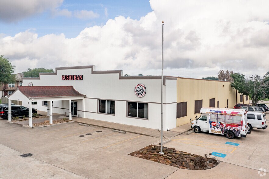 Primary Photo Of 7770 Spencer Hwy, Pasadena Light Distribution For Sale