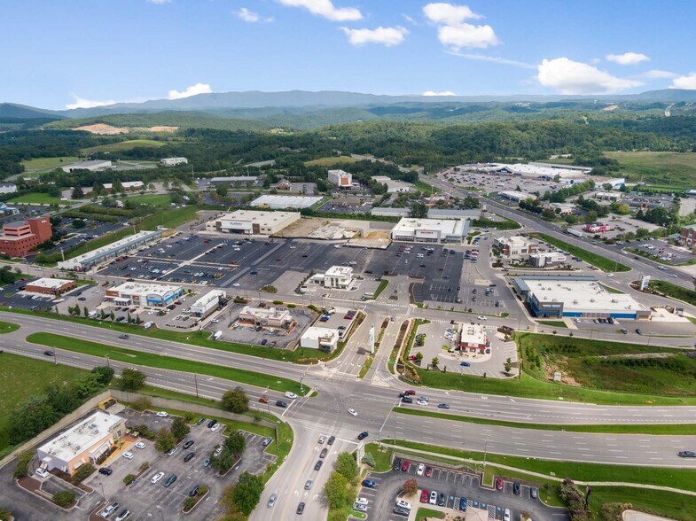 More Photos Of 2505-2625 N Market St, Christiansburg Unknown For Lease