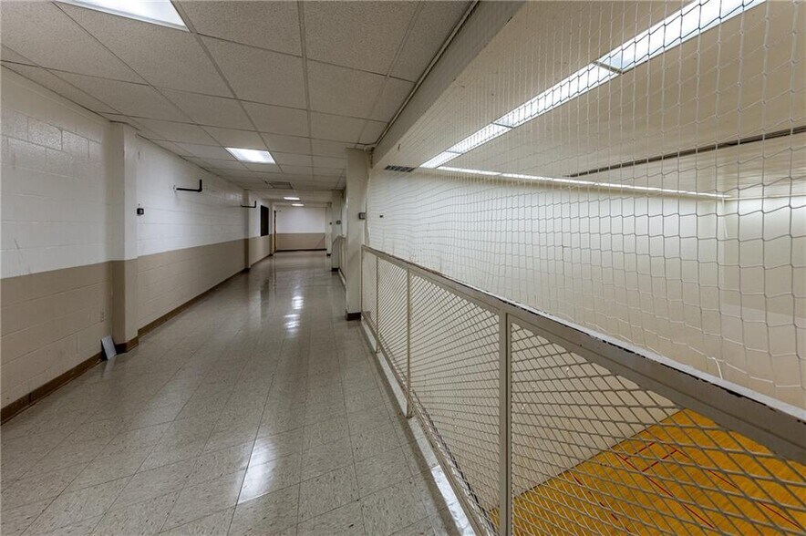 More Photos Of 315 S 6th St, Saint Joseph Sports And Entertainment For Lease