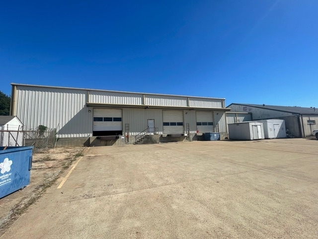 More Photos Of 1504 W Corsicana St, Athens Manufacturing For Sale