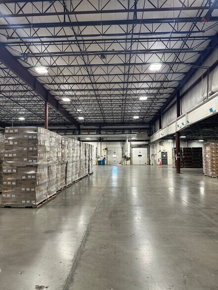 More Photos Of 240 Kindig Ln, Hanover Warehouse For Sale