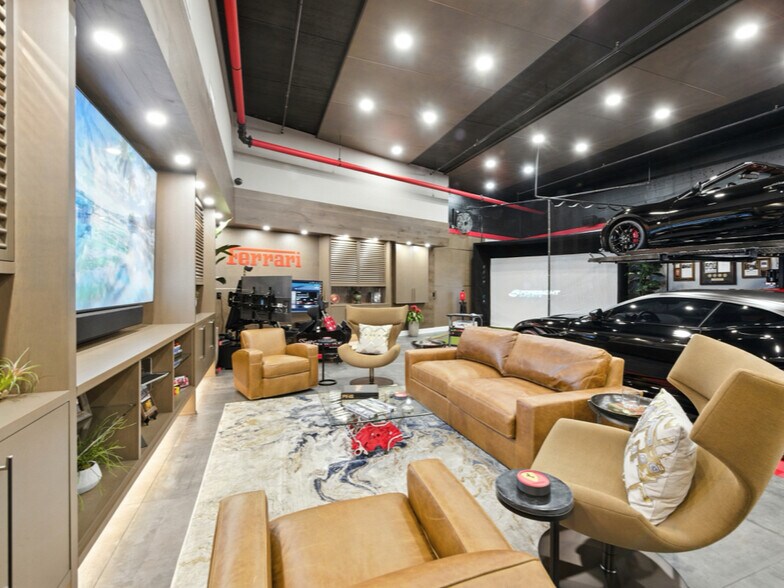 More Photos Of 994 N Barfield Dr, Marco Island Warehouse For Sale