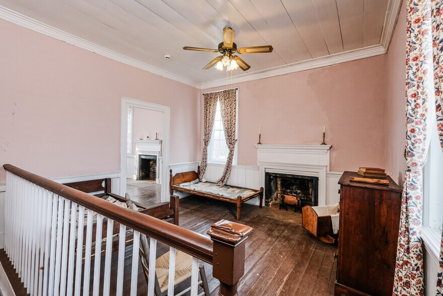 More Photos Of 163 Old Buncombe Rd, Union Specialty For Sale