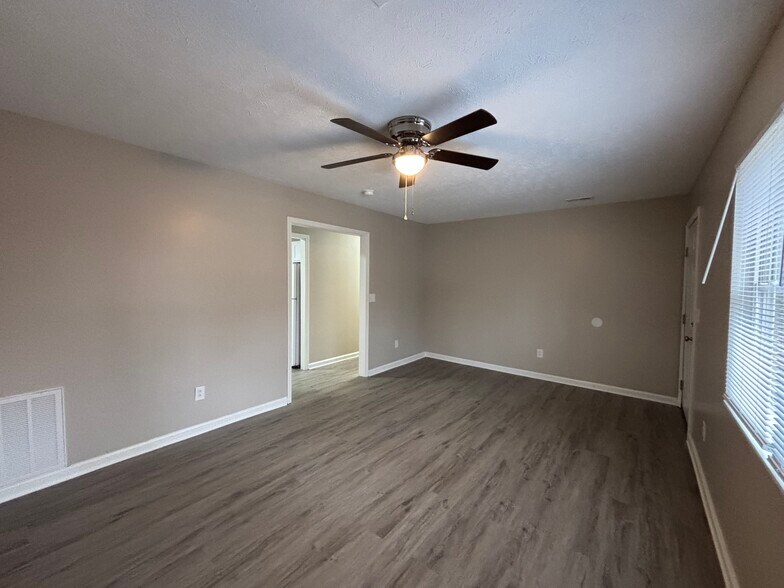 More Photos Of 209 Cemetary Ln, Jonesborough Apartments For Sale