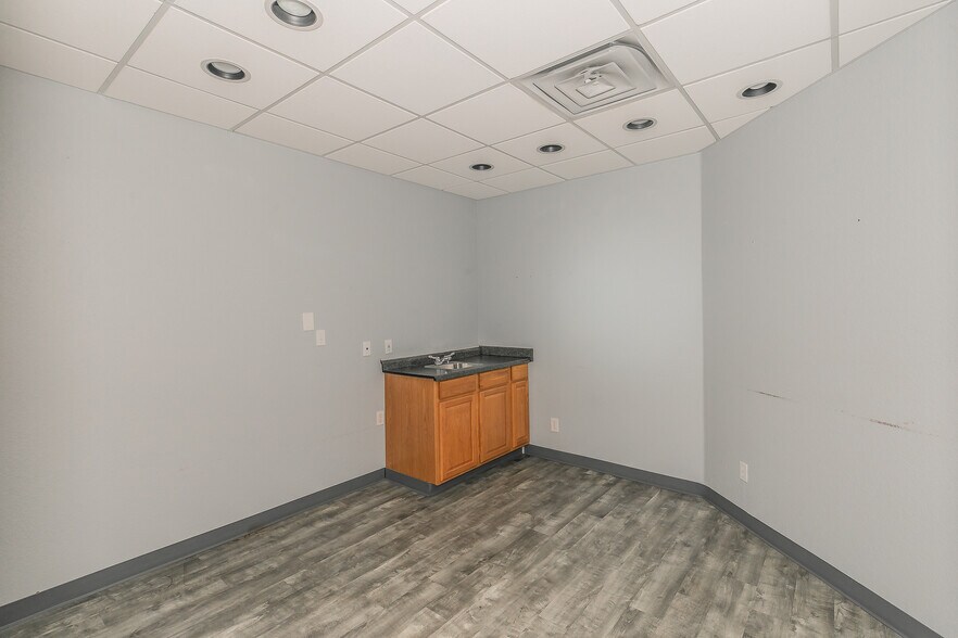 More Photos Of 2014 Justin Rd, Highland Village Medical For Lease