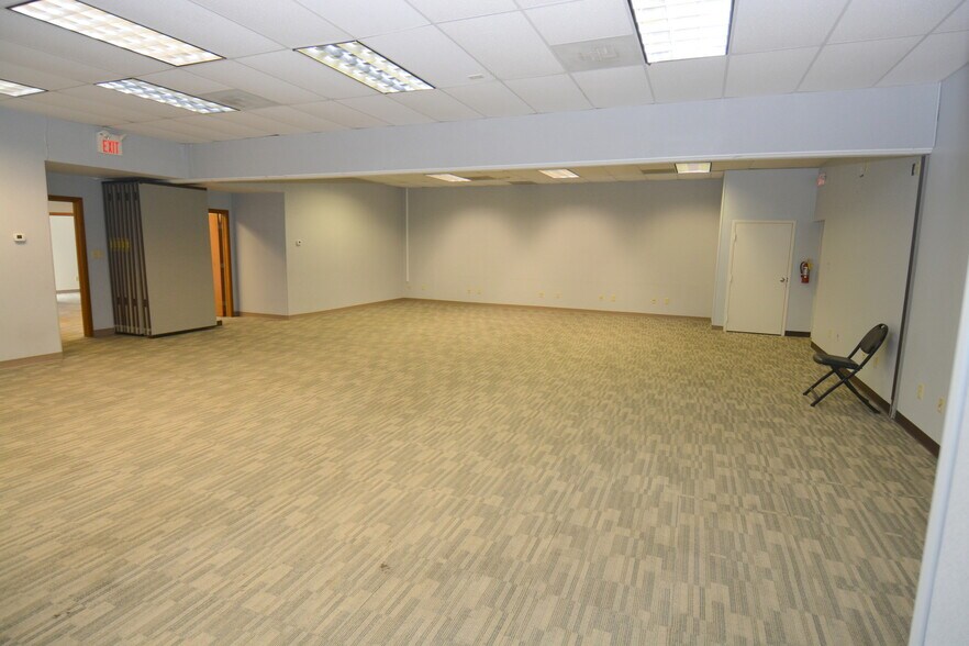 More Photos Of 651-691 Congress Park Dr, Washington Township Research And Development For Lease
