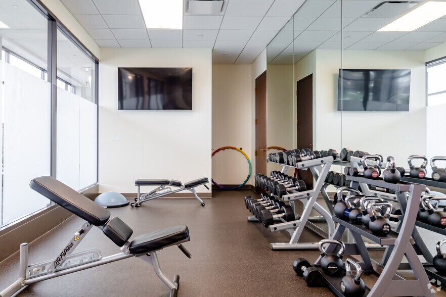 More Photos Of 1415 W 22nd St, Oak Brook Office For Lease