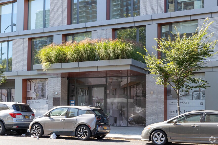 More Photos Of 555 Broadway, Brooklyn Apartments For Lease