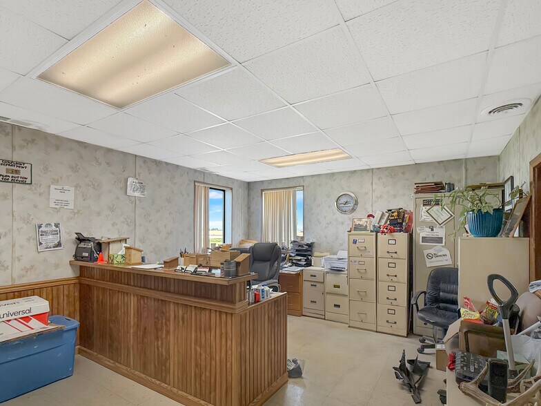 More Photos Of 2326 N Main St, Osceola Auto Repair For Sale