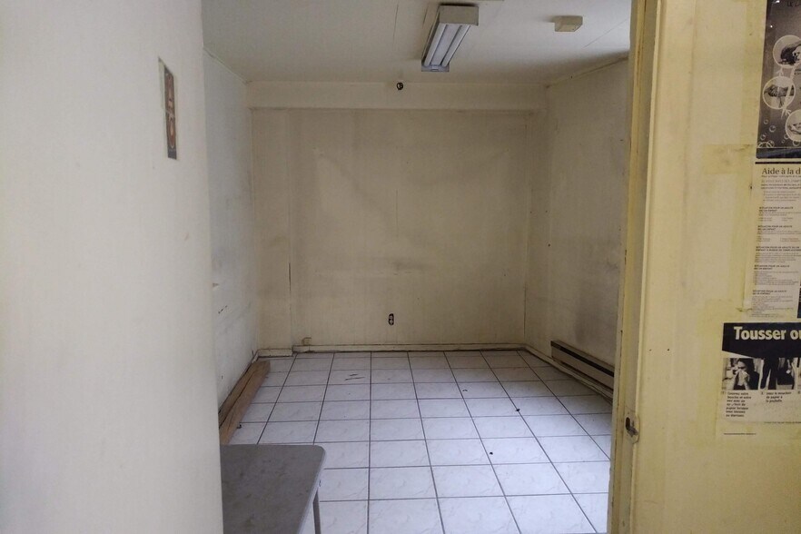 More Photos Of 1808 Rue William, Montréal Service For Lease