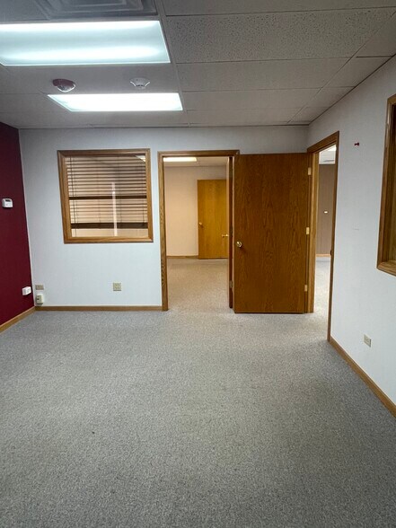 More Photos Of 6420 W 127th St, Palos Heights Office For Lease