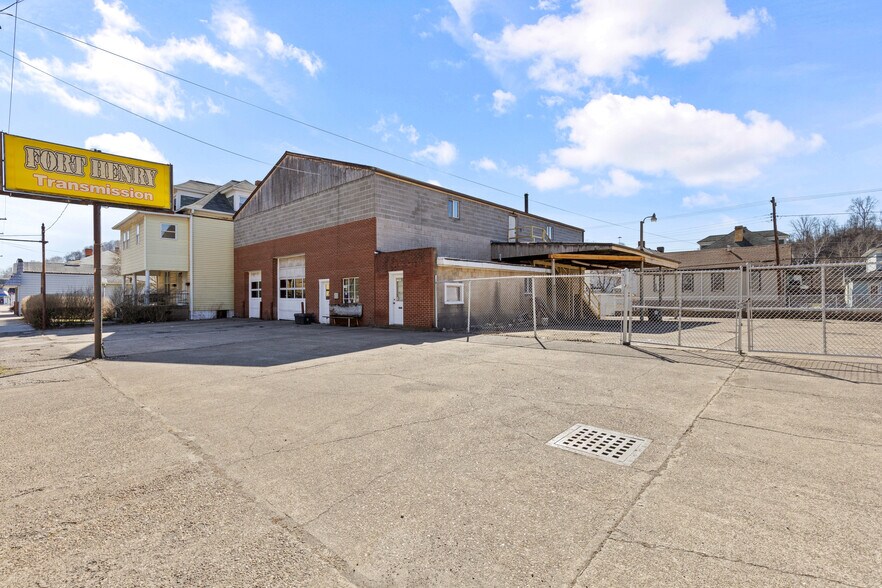 More Photos Of 512 National Rd, Wheeling Flex For Sale