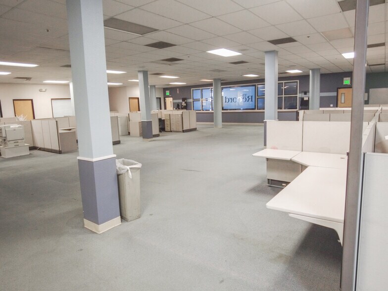 More Photos Of 530 E Market St, Stockton Flex For Sale