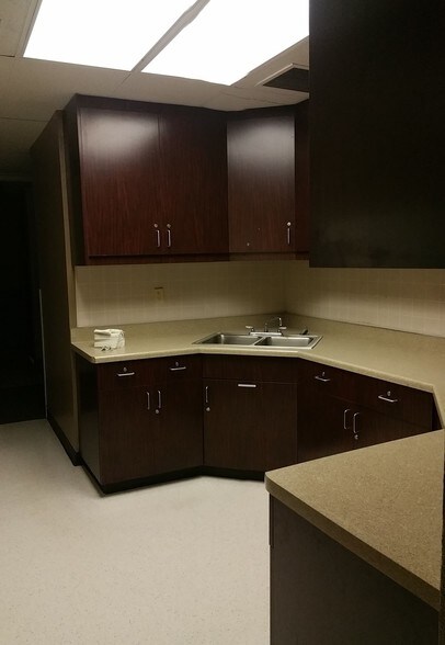 More Photos Of 500 Alamitos Ave, Long Beach Medical For Lease