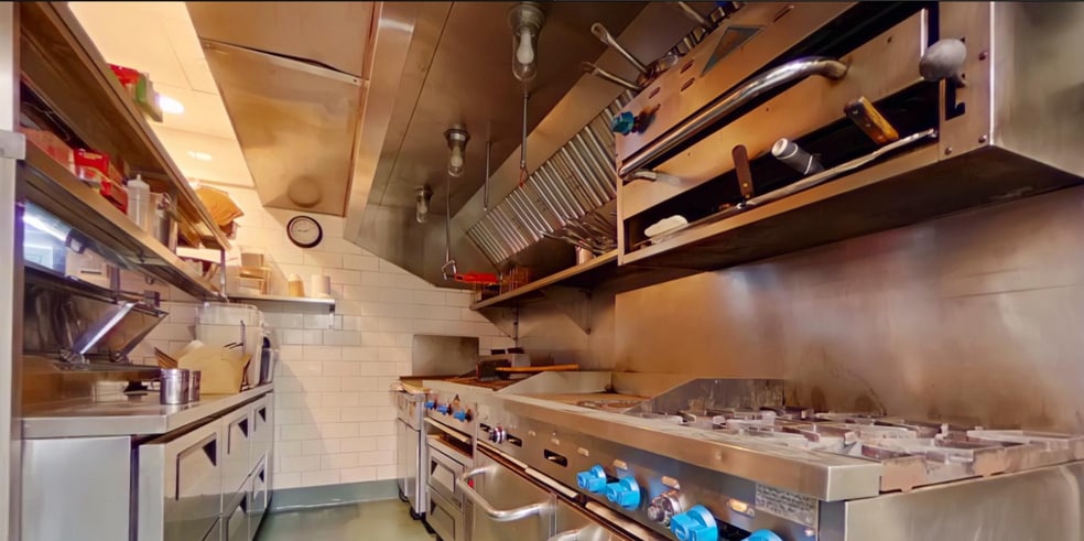 More Photos Of 6112 Montgomery Rd, Cincinnati Restaurant For Sale