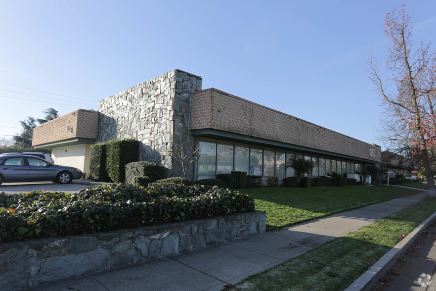 Primary Photo Of 1350 W Robinhood Dr, Stockton Office For Sale