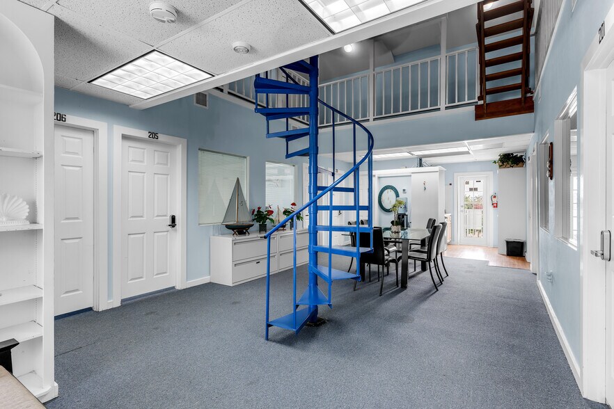 More Photos Of 91760 Overseas Hwy, Tavernier Office For Sale