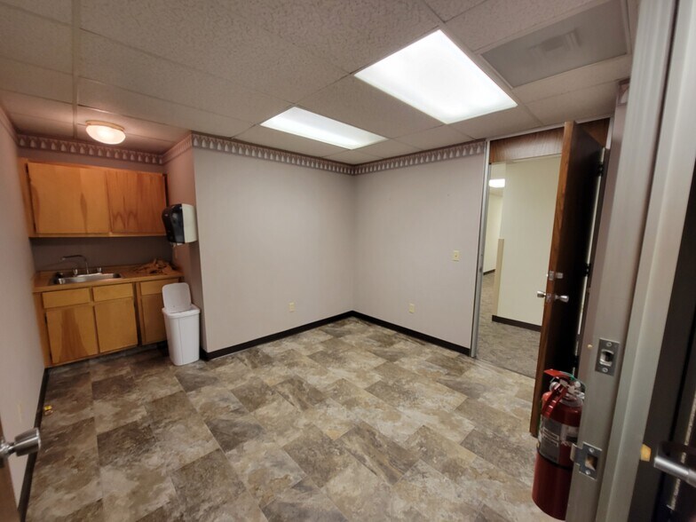 More Photos Of 4205 State St, Bismarck Medical For Sale