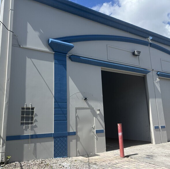 More Photos Of 1920 NW 18th St, Pompano Beach Warehouse For Lease