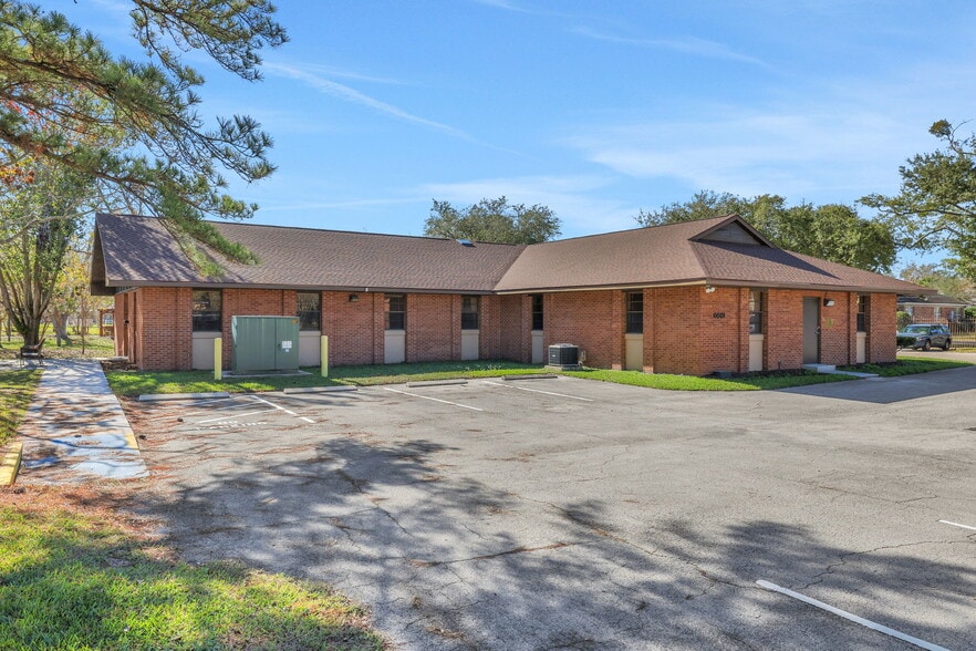 More Photos Of 6601-6535 Chester Ave, Jacksonville Continuing Care Retirement Community For Lease