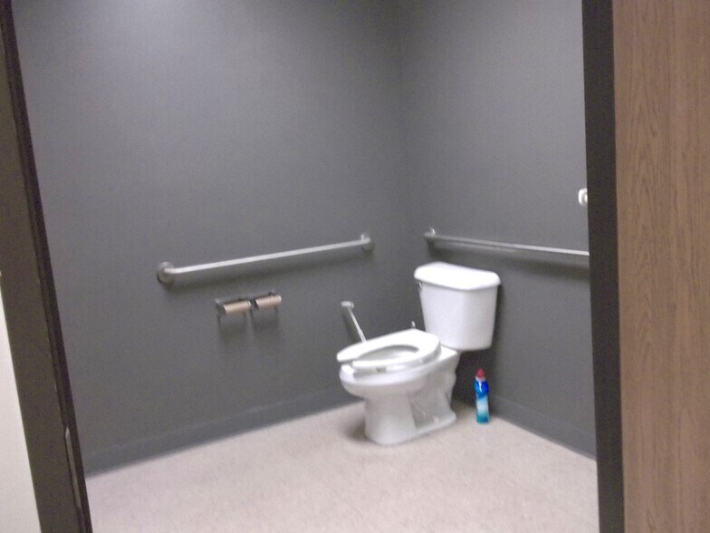 More Photos Of 44621-44637 N Gratiot Ave, Clinton Township Unknown For Lease