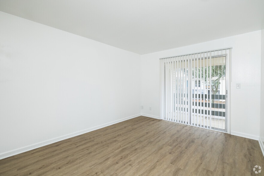 More Photos Of 4600 Twin Oaks Dr, Pensacola Apartments For Sale