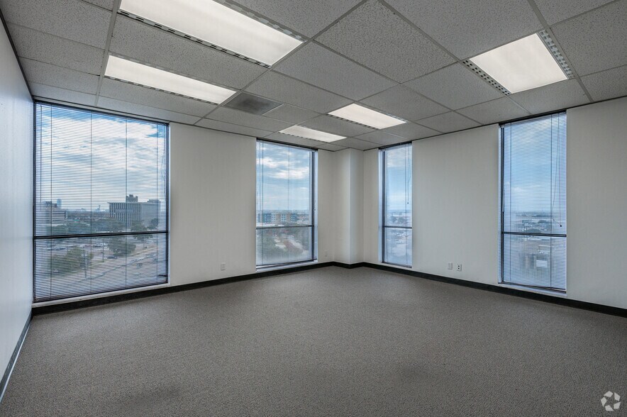 More Photos Of 1140 Empire Central Dr, Dallas Office For Sale