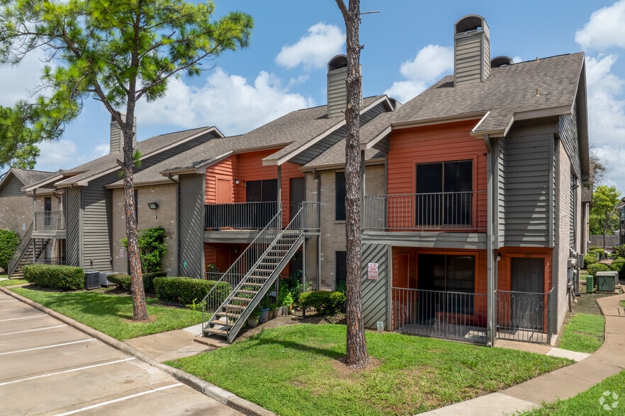 Primary Photo Of 13150 Bissonnet St, Houston Apartments For Sale