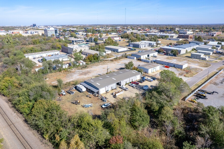 More Photos Of 319-323 NW 59th St, Oklahoma City Manufacturing For Sale