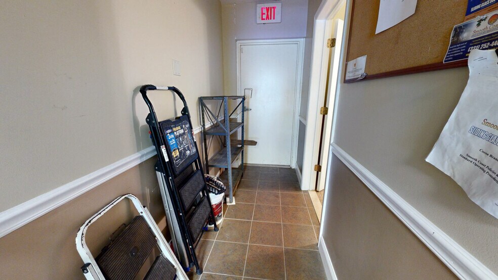 More Photos Of 461 Forrest Ave, Cocoa Warehouse For Lease