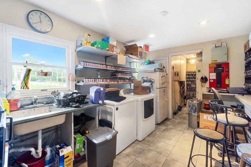 More Photos Of 137 Rutherford Ave, Franklin General Retail For Lease