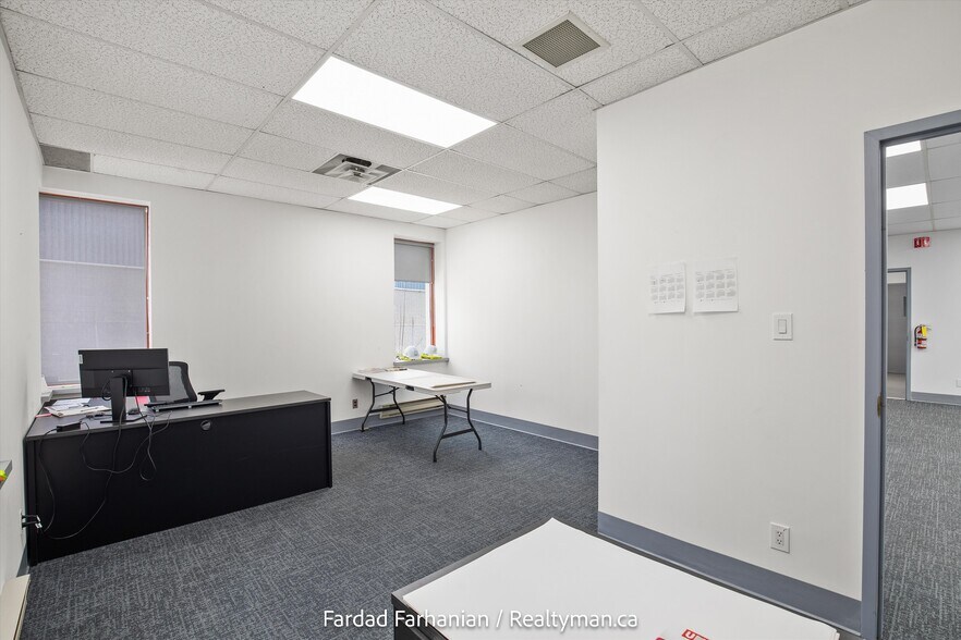 More Photos Of 42 Cardico Dr, Whitchurch-Stouffville Warehouse For Lease